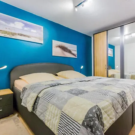 Daire Residenz Meeresbrandung 7 Mit Souterrainterrasse Zum Sueden,tv, Einbaukueche, Geschirrspueler, Schwimmbad, Sauna ,pkw-stellplatz, Wlan !